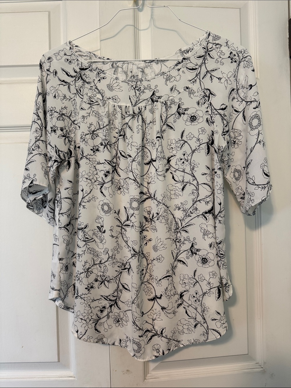 LOFT Women's White Floral Scoop-Neck Blouse S
